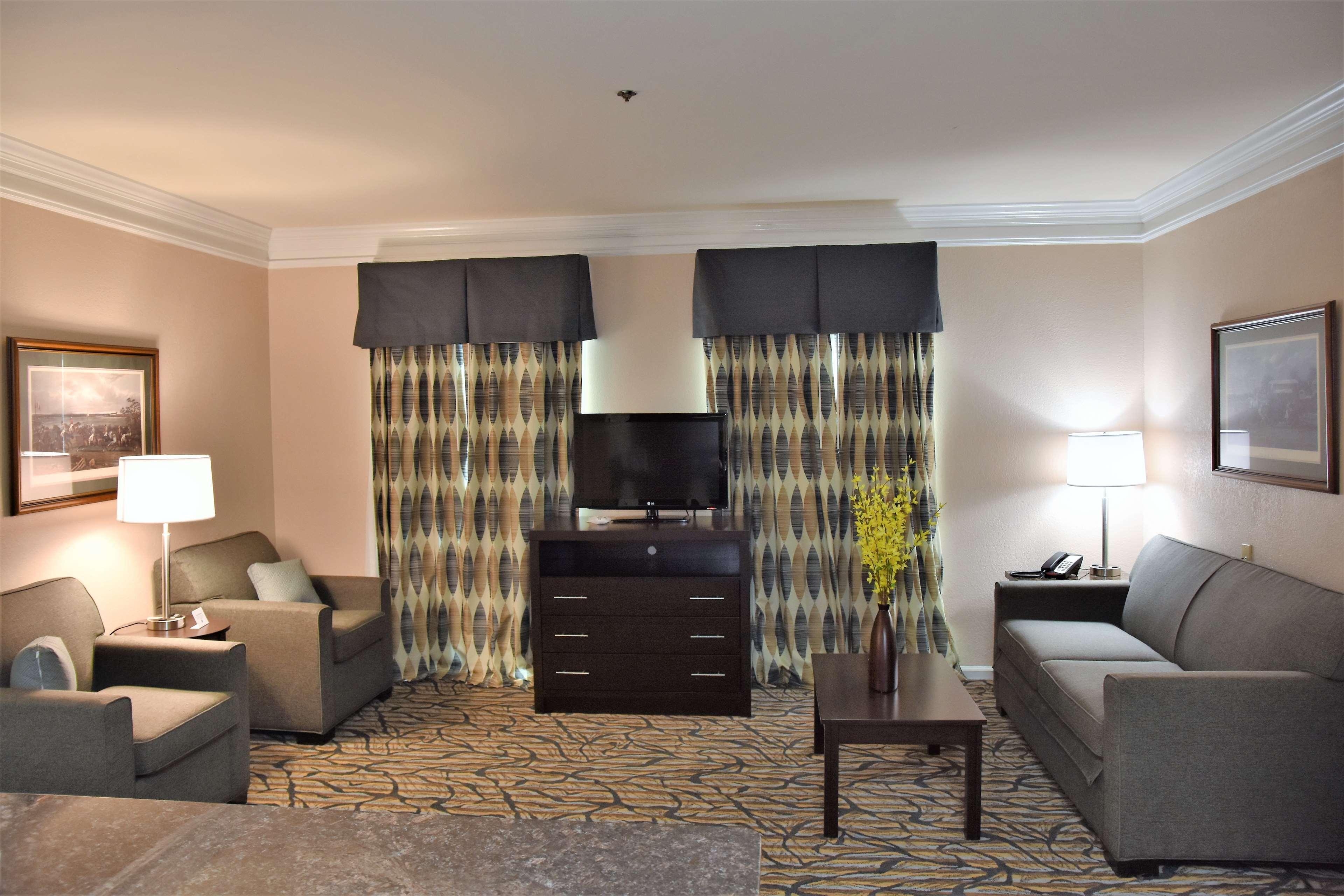 Best Western Spring Hill Inn & Suites Extérieur photo