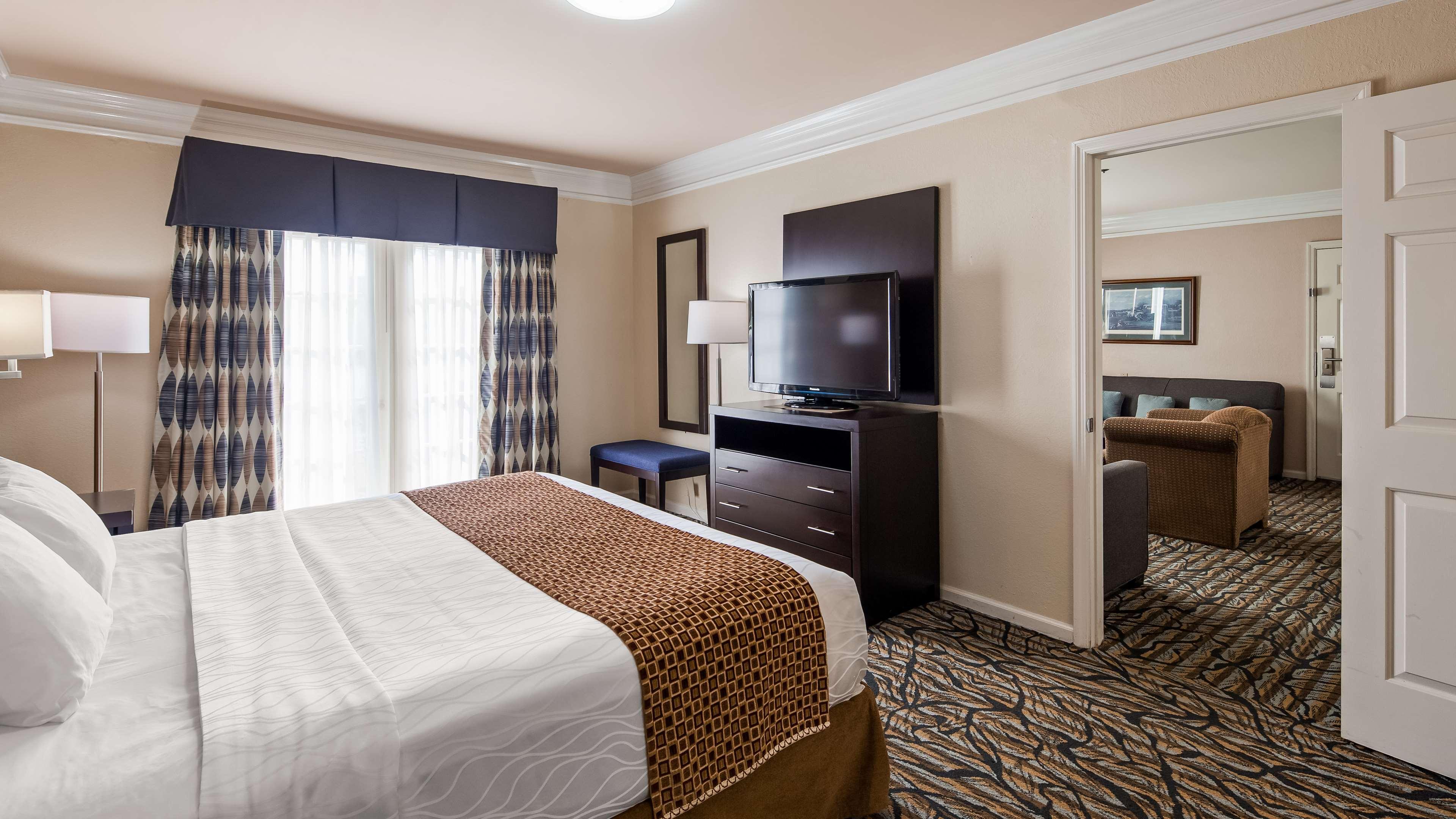 Best Western Spring Hill Inn & Suites Extérieur photo