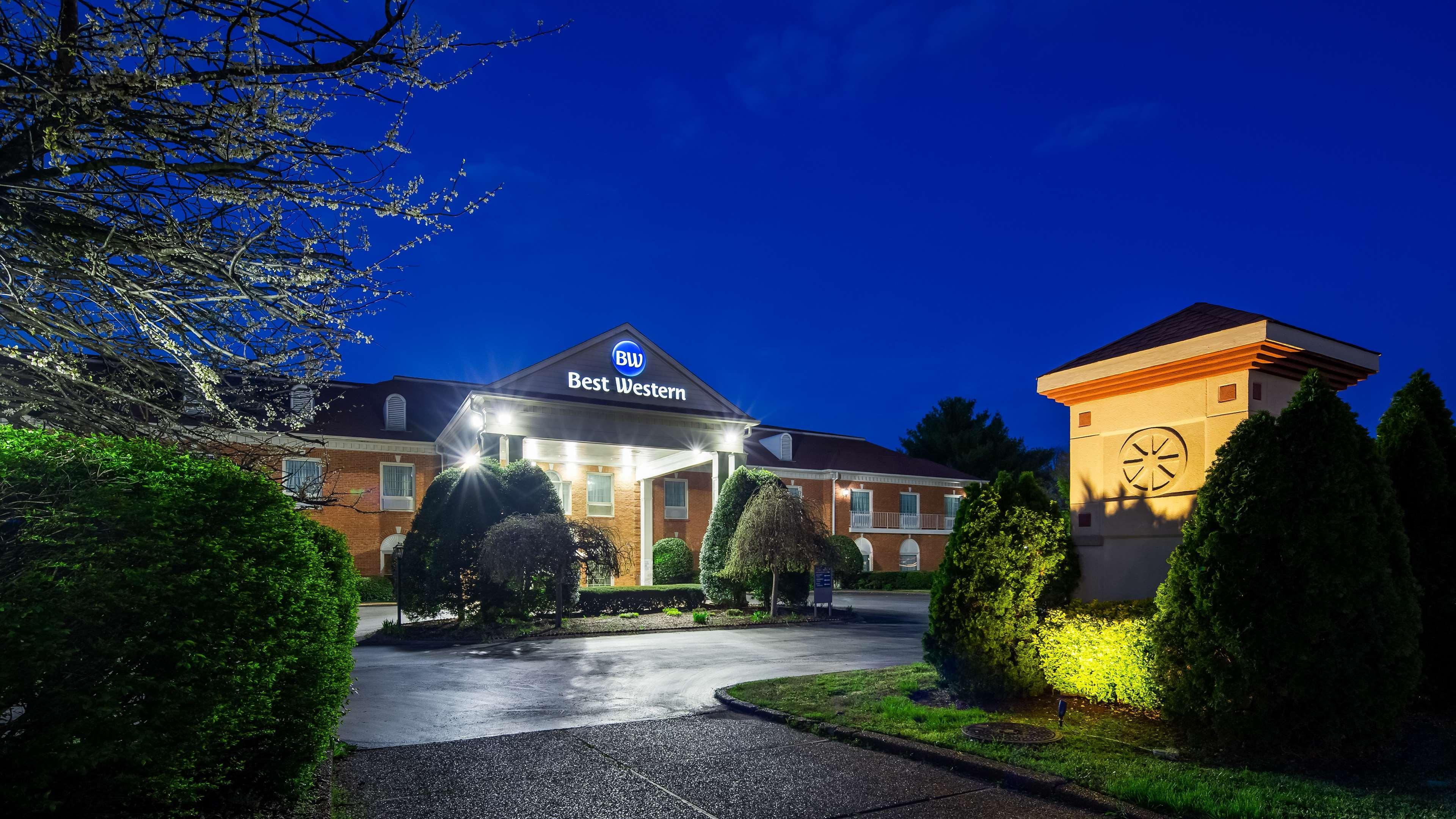 Best Western Spring Hill Inn & Suites Extérieur photo