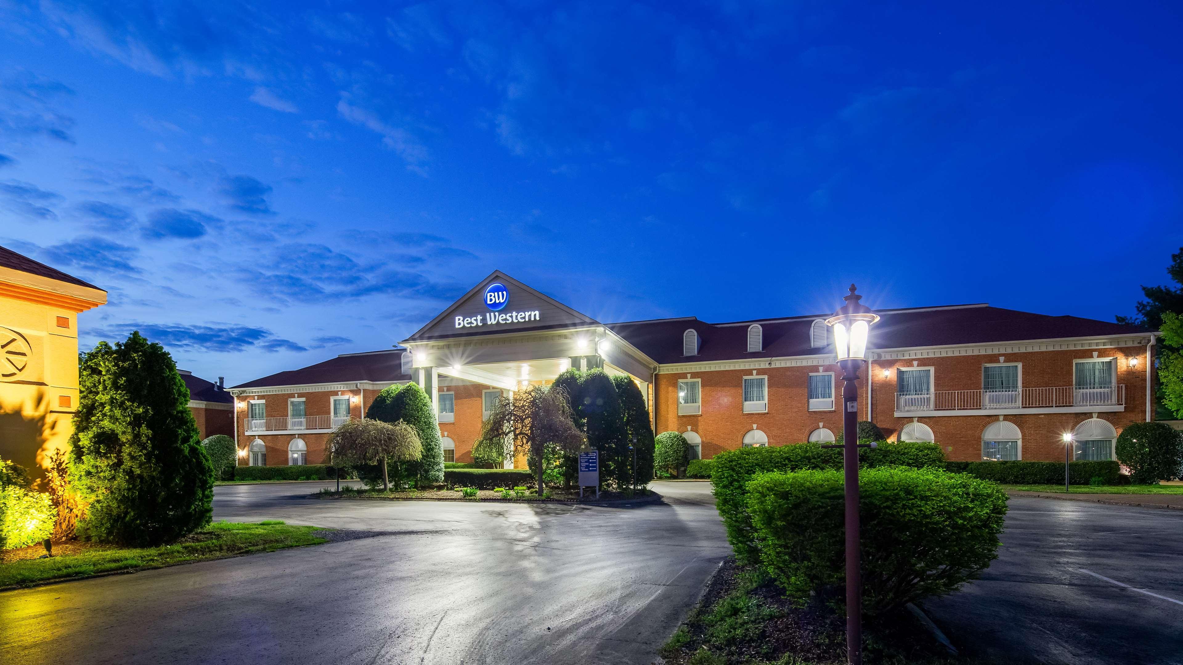 Best Western Spring Hill Inn & Suites Extérieur photo