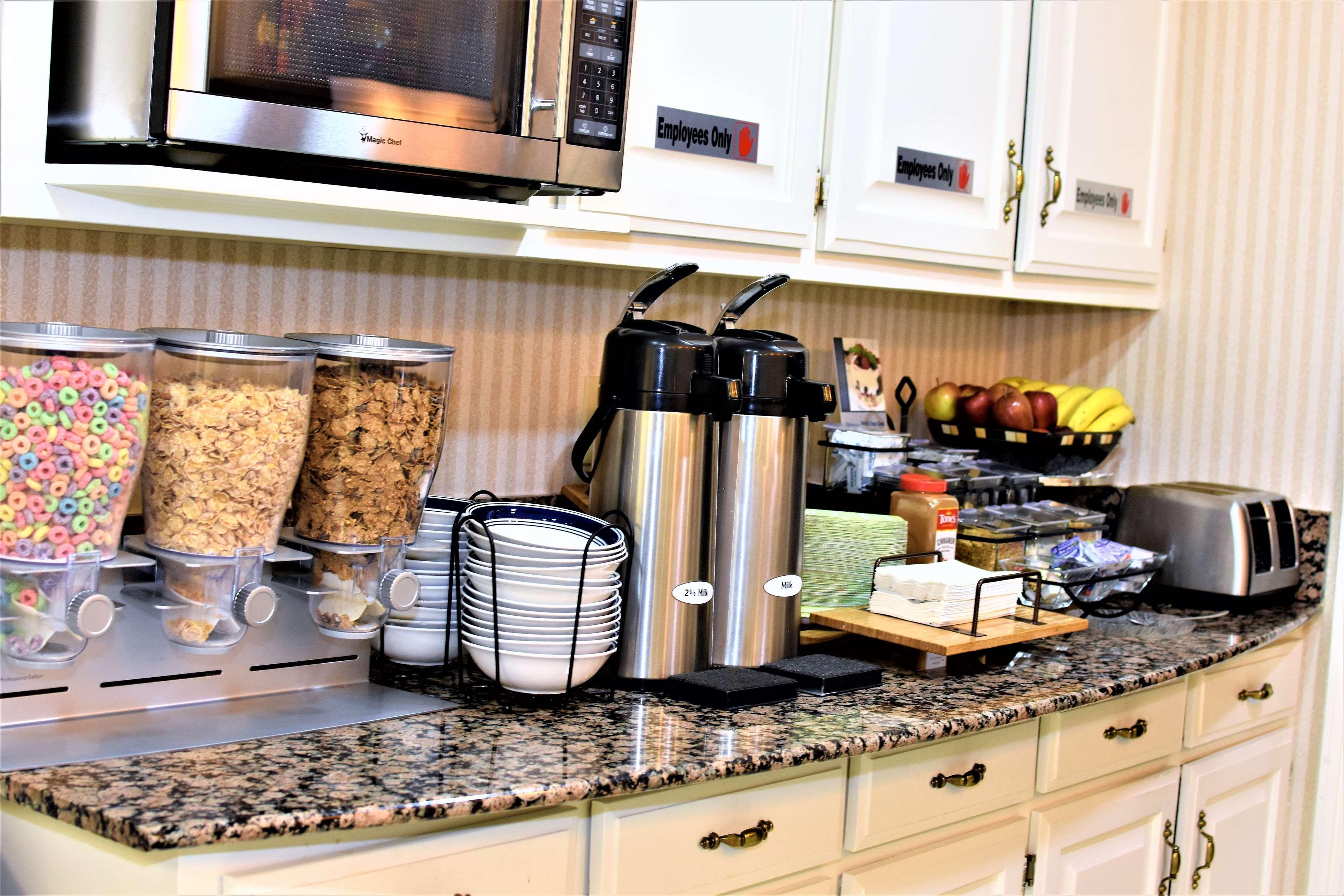 Best Western Spring Hill Inn & Suites Extérieur photo