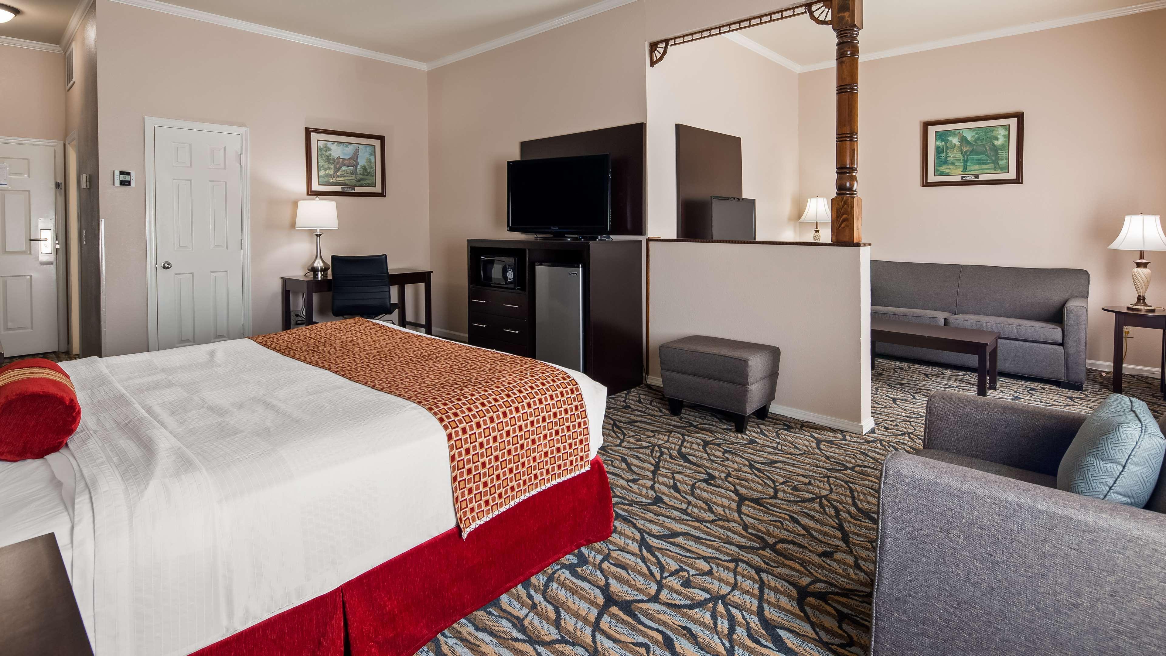 Best Western Spring Hill Inn & Suites Extérieur photo