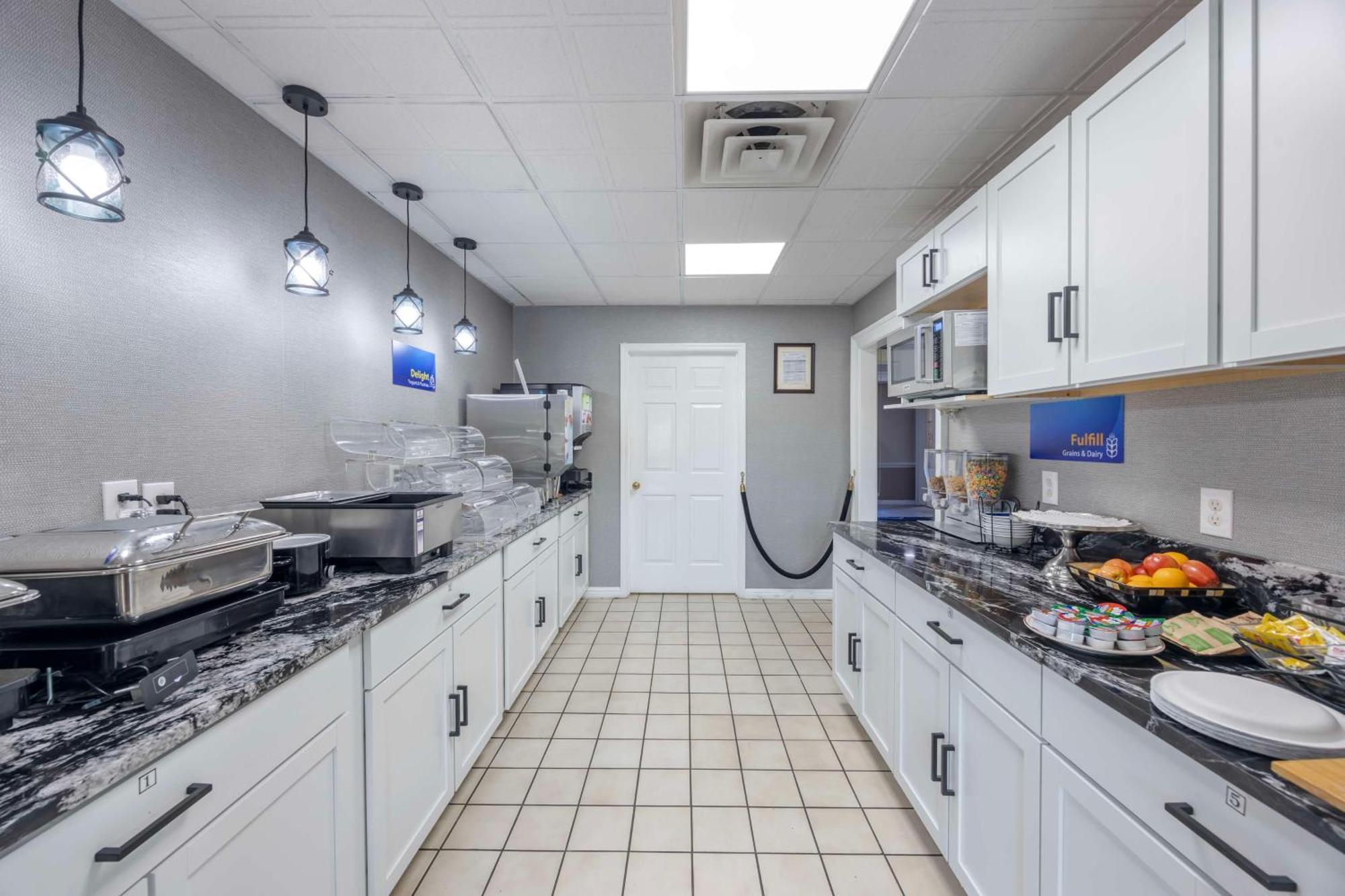 Best Western Spring Hill Inn & Suites Extérieur photo