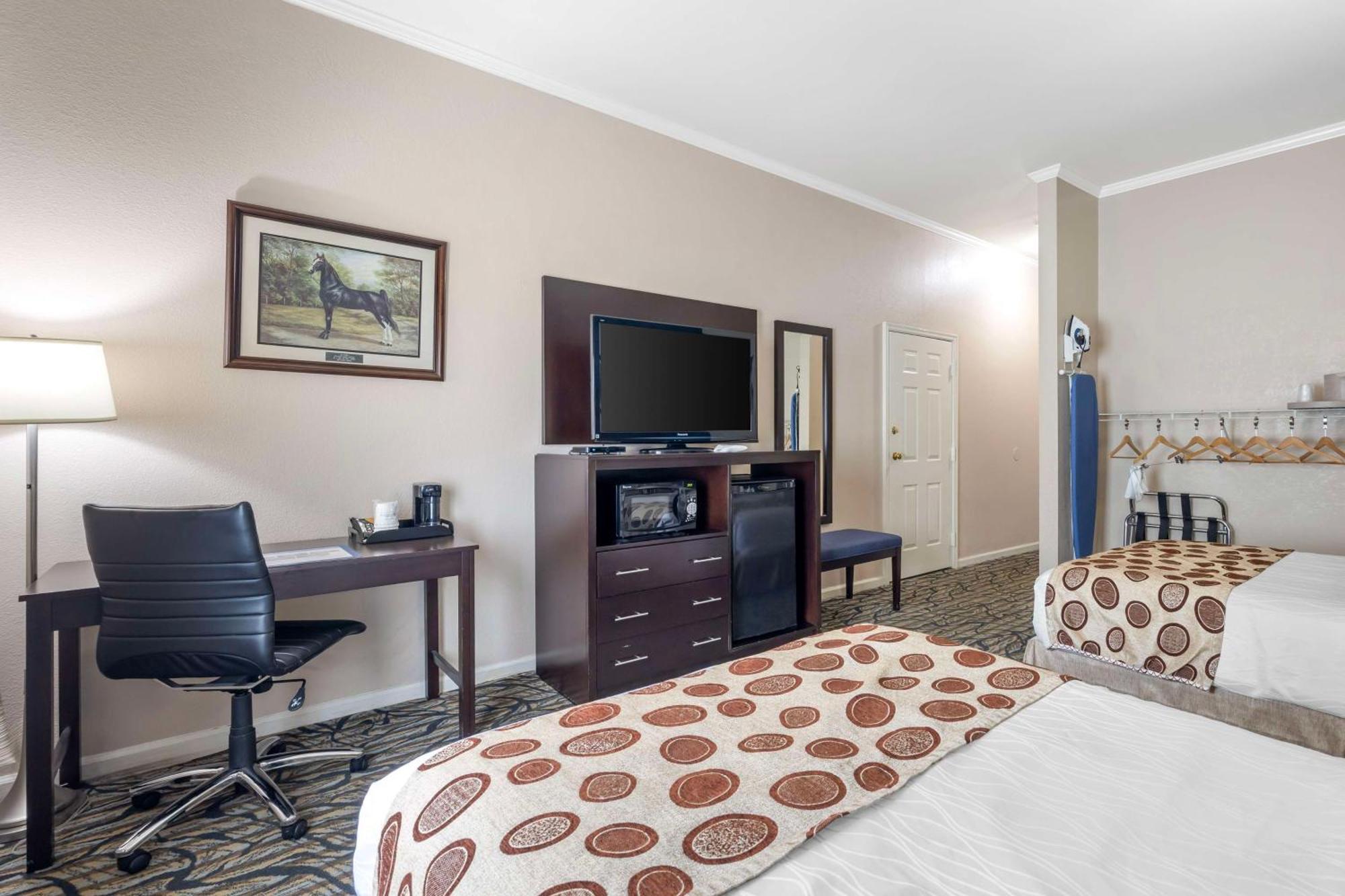 Best Western Spring Hill Inn & Suites Extérieur photo